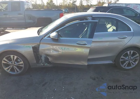 2019 Mercedes-Benz C 300 from USA, damaged, VIN 55SWF8DBXKU308329